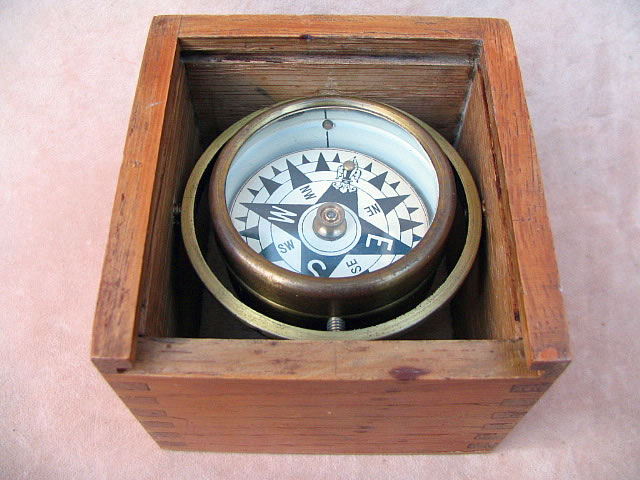 19th century gimballed boat compass in Oak case, circa 1890